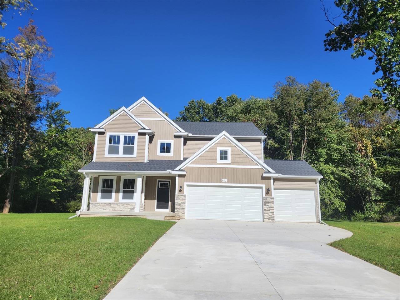 Photo 1 of Single family home for sale at 8412 Knotty Pine Ln, Kalamazoo, MI 49009 | MLS# 70551724 | Listing updated on 2026-10-03