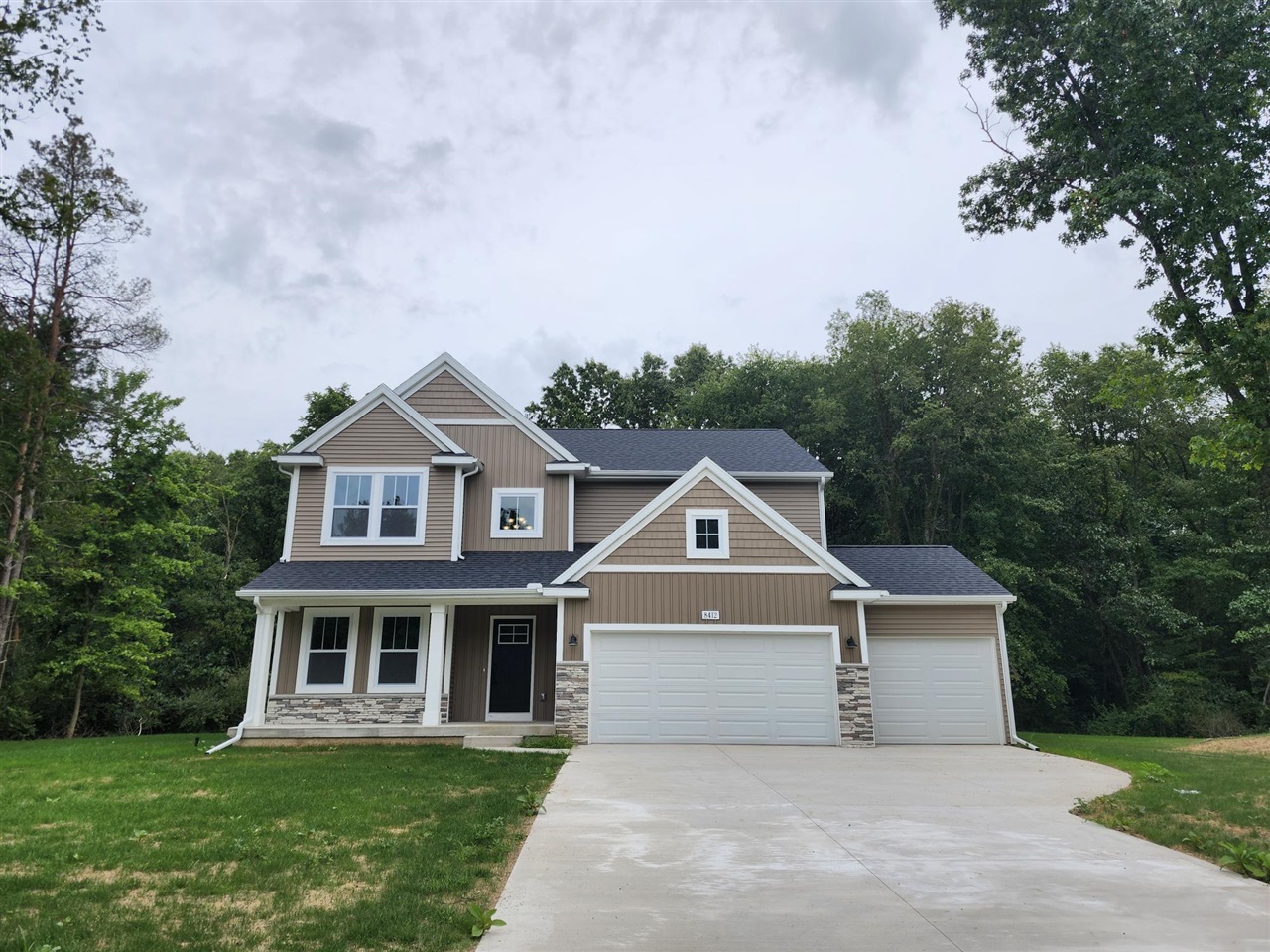 Photo 1 of Single family home for sale at 8412 Knotty Pine Ln, Kalamazoo, MI 49009 | MLS# 70551724 | Listing updated on 2026-09-17
