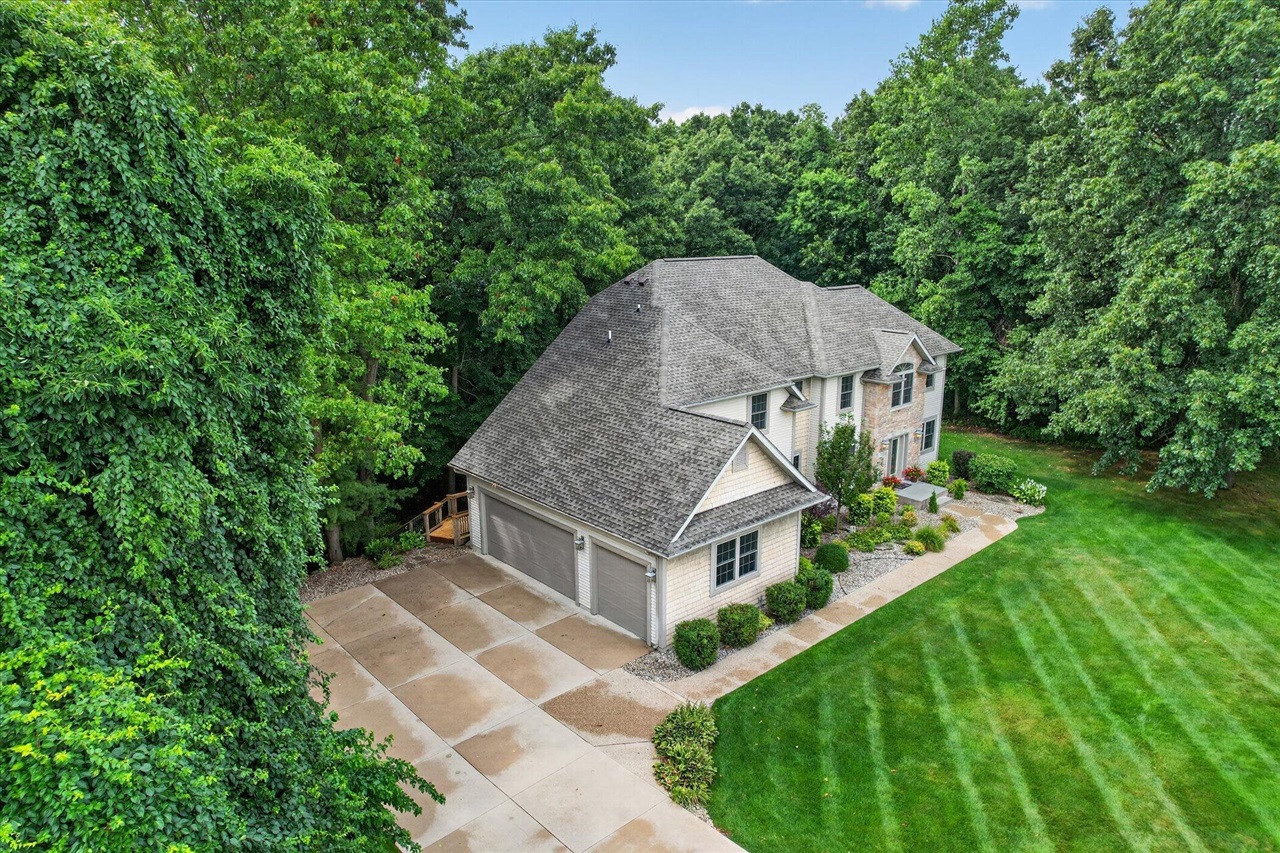 4th image of 5284 Tillman Dr, Kalamazoo, MI 49009 | MLS# 70551756