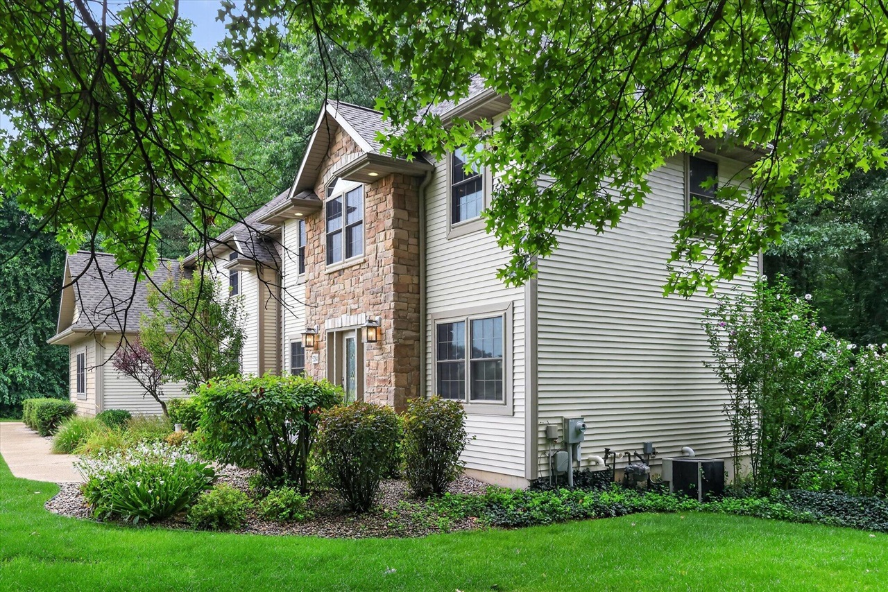 5th image of 5284 Tillman Dr, Kalamazoo, MI 49009 | MLS# 70551756