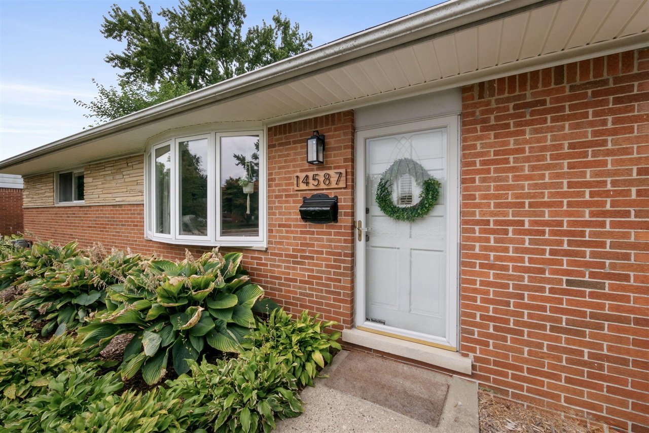 2nd image of 14587 Blue Skies St, Livonia, MI 48154 | MLS# 70551759