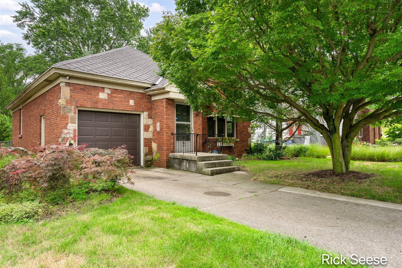 2nd image of 2344 Madison Ave, Grand Rapids, MI 49507 | MLS# 70551771