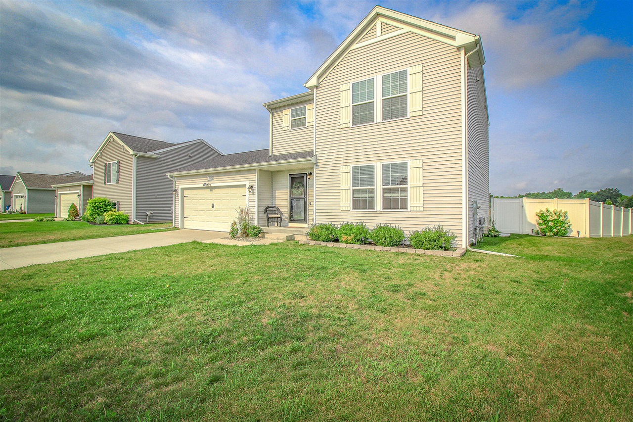 1st image of 1742 Burr Pond Ln, Vicksburg, MI 49097 | MLS# 70551784
