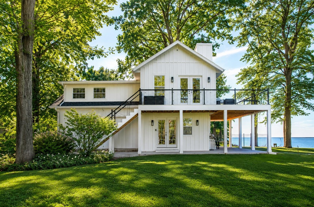 1st image of 1722 Lake Michigan Dr, Fennville, MI 49408 | MLS# 70551786