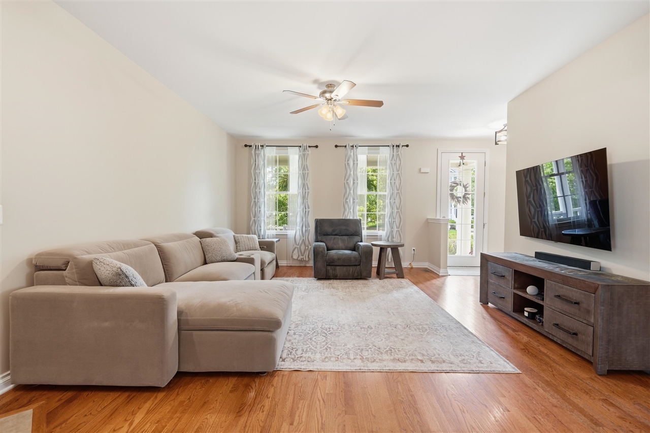 3rd image of 50002 Jackson Ln, Canton, MI 48188 | MLS# 70551793