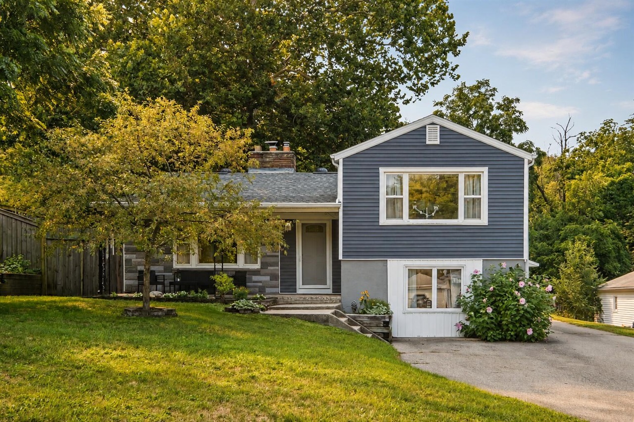 2nd image of 2935 Gerald Ave, Grand Rapids, MI 49505 | MLS# 70551794