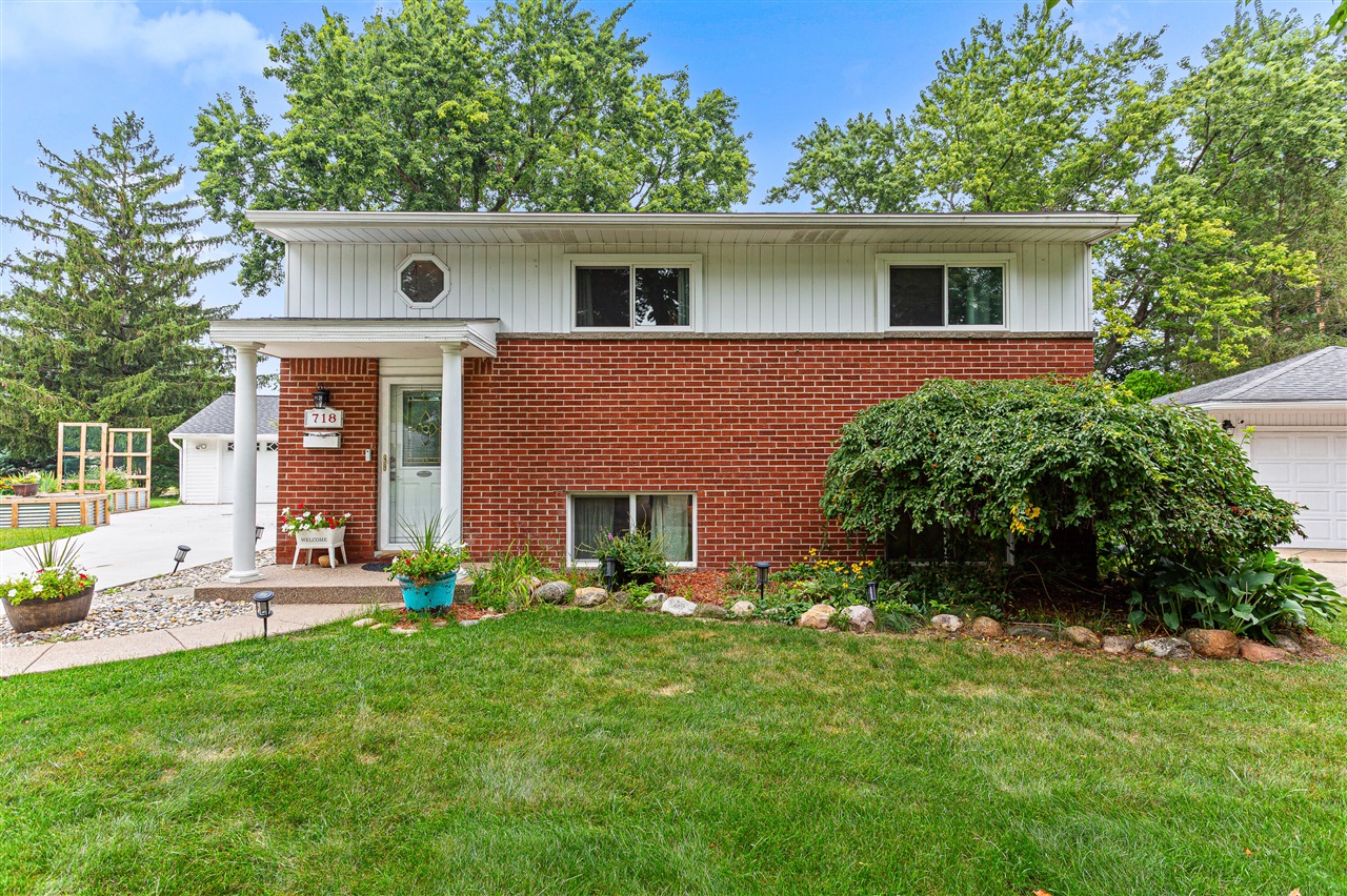 1st image of 718 Panorama, Milford, MI 48381 | MLS# 70551797