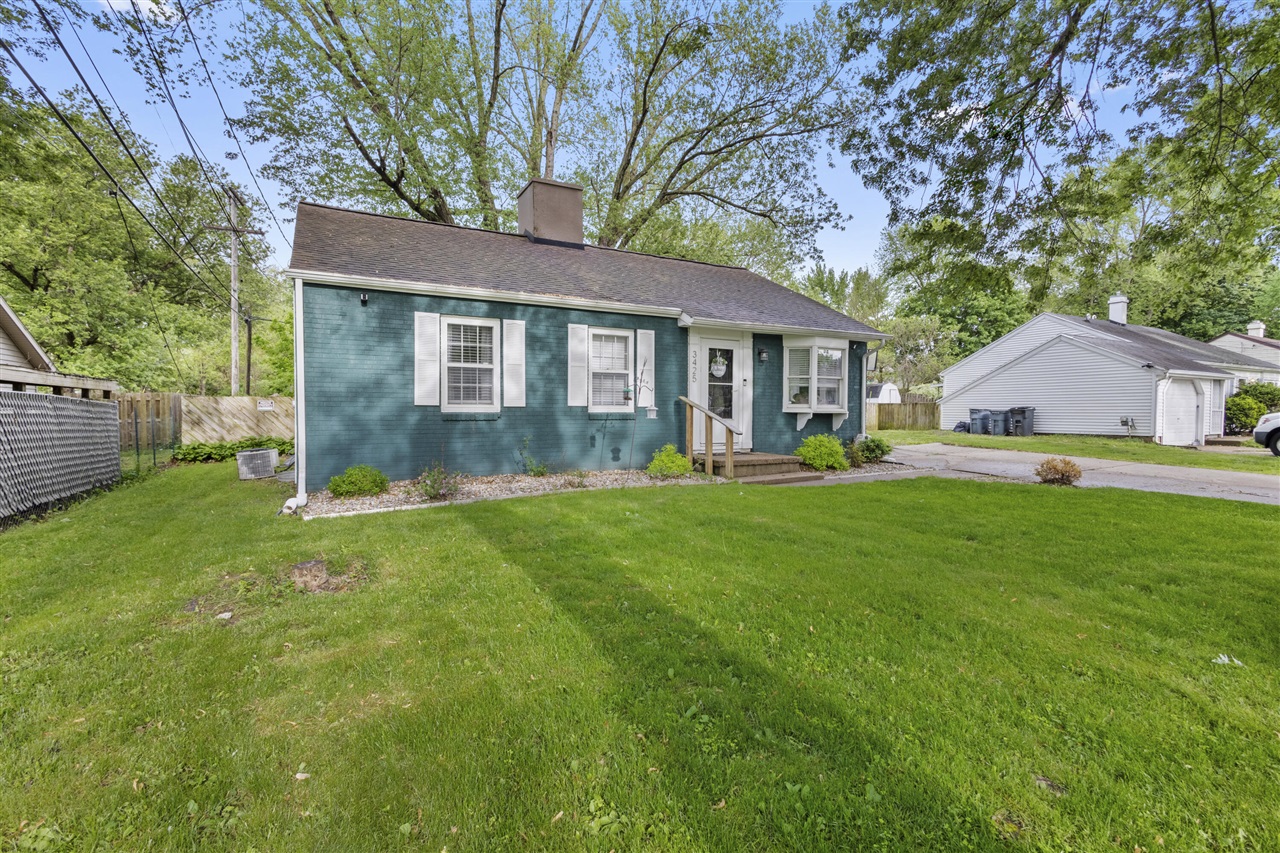 1st image of 3425 Cambridge Ave, Jackson, MI 49203 | MLS# 70551806