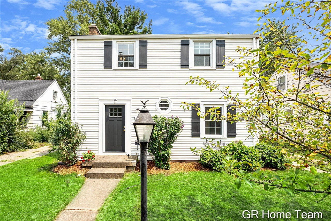 1st image of 2138 Houseman Ave, Grand Rapids, MI 49505 | MLS# 70551828