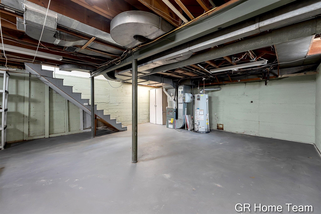 40th image of 2138 Houseman Ave, Grand Rapids, MI 49505 | MLS# 70551828