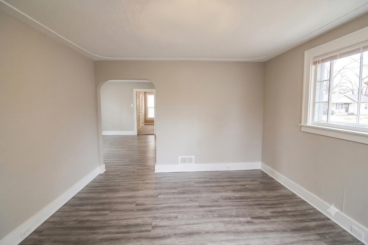 2nd image of 823 Mc Reynolds Ave, Grand Rapids, MI 49504 | MLS# 70551840