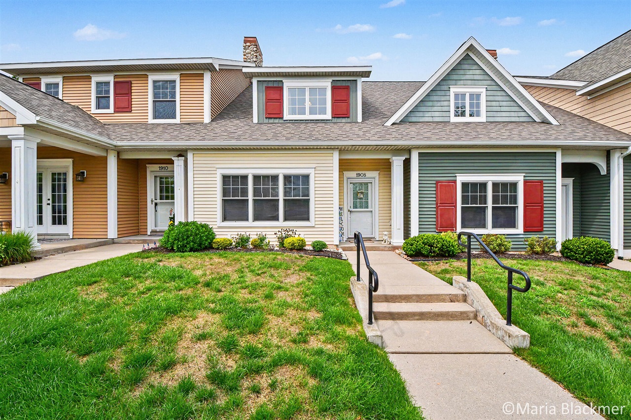 3rd image of 1908 Meijer Dr #39, Greenville, MI 48838 | MLS# 70551880