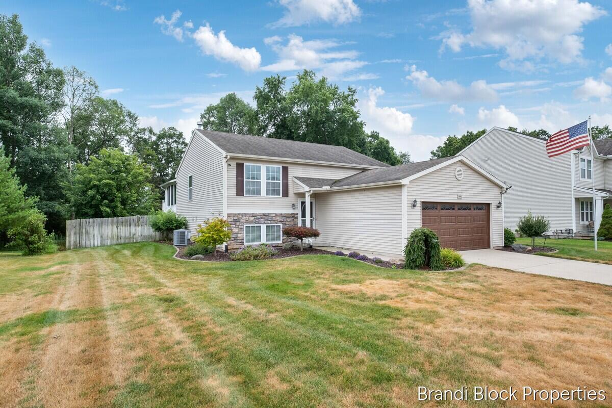 2nd image of 11662 Barnsley Rd, Lowell, MI 49331 | MLS# 70551882