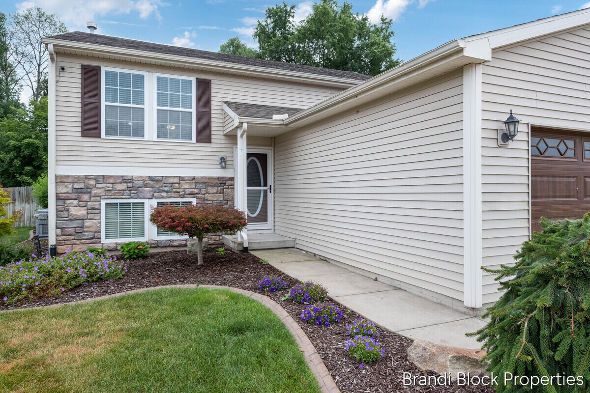 4th image of 11662 Barnsley Rd, Lowell, MI 49331 | MLS# 70551882