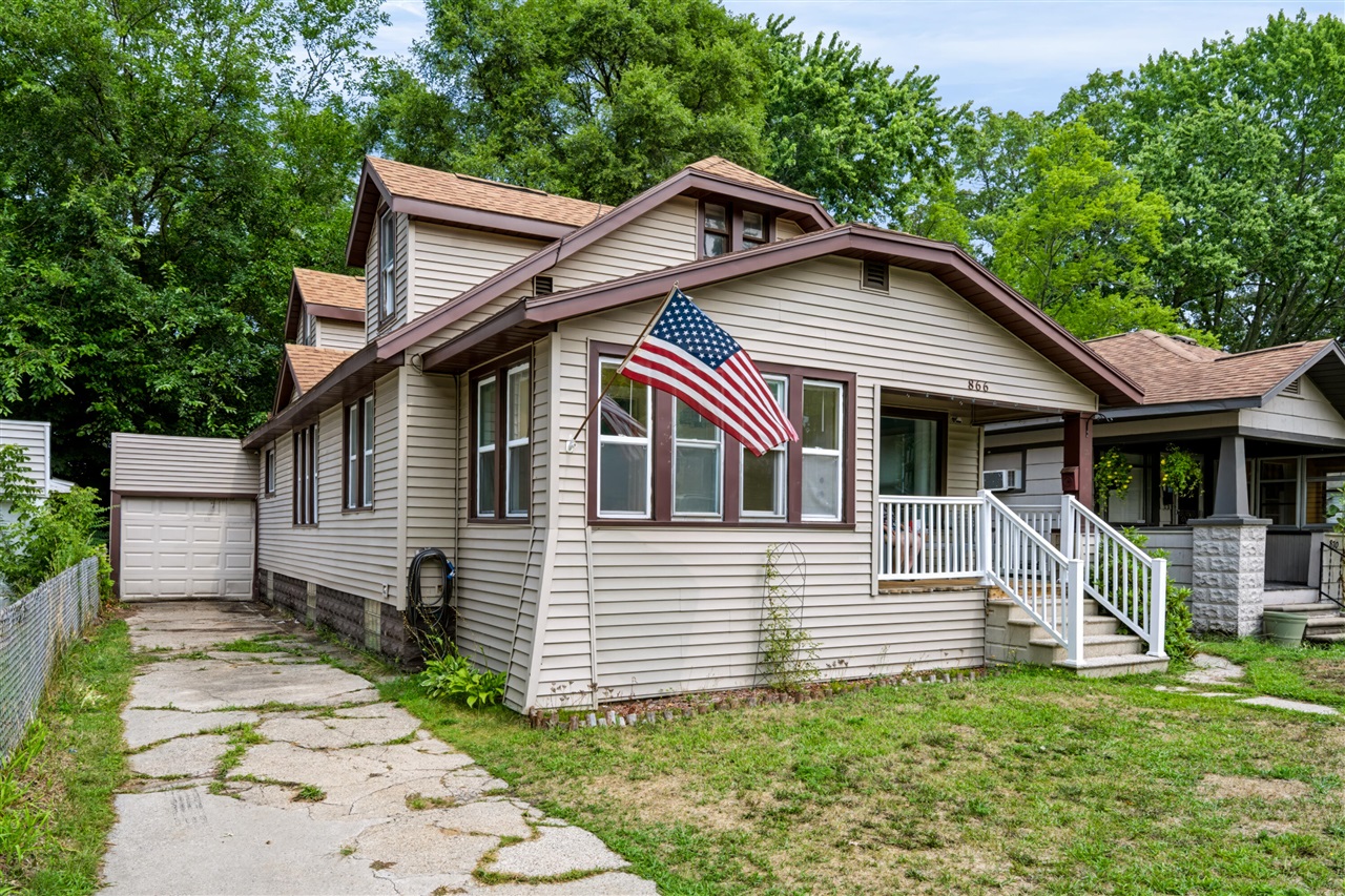 2nd image of 866 E Isabella Ave, Muskegon, MI 49442 | MLS# 70551890