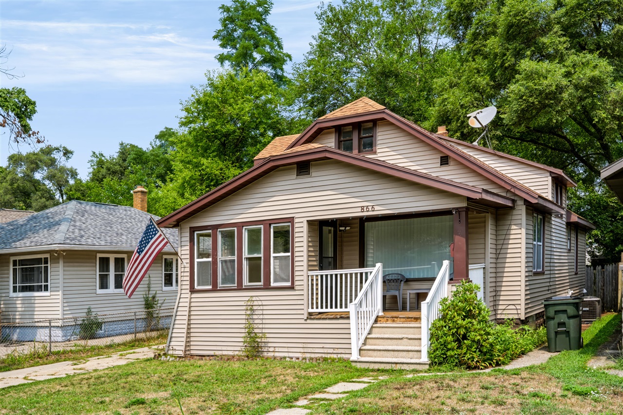 3rd image of 866 E Isabella Ave, Muskegon, MI 49442 | MLS# 70551890