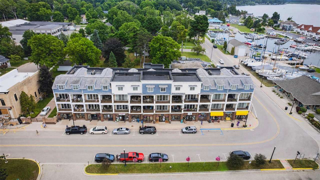 2nd image of 560 S Hancock St #12, Pentwater, MI 49449 | MLS# 70551913
