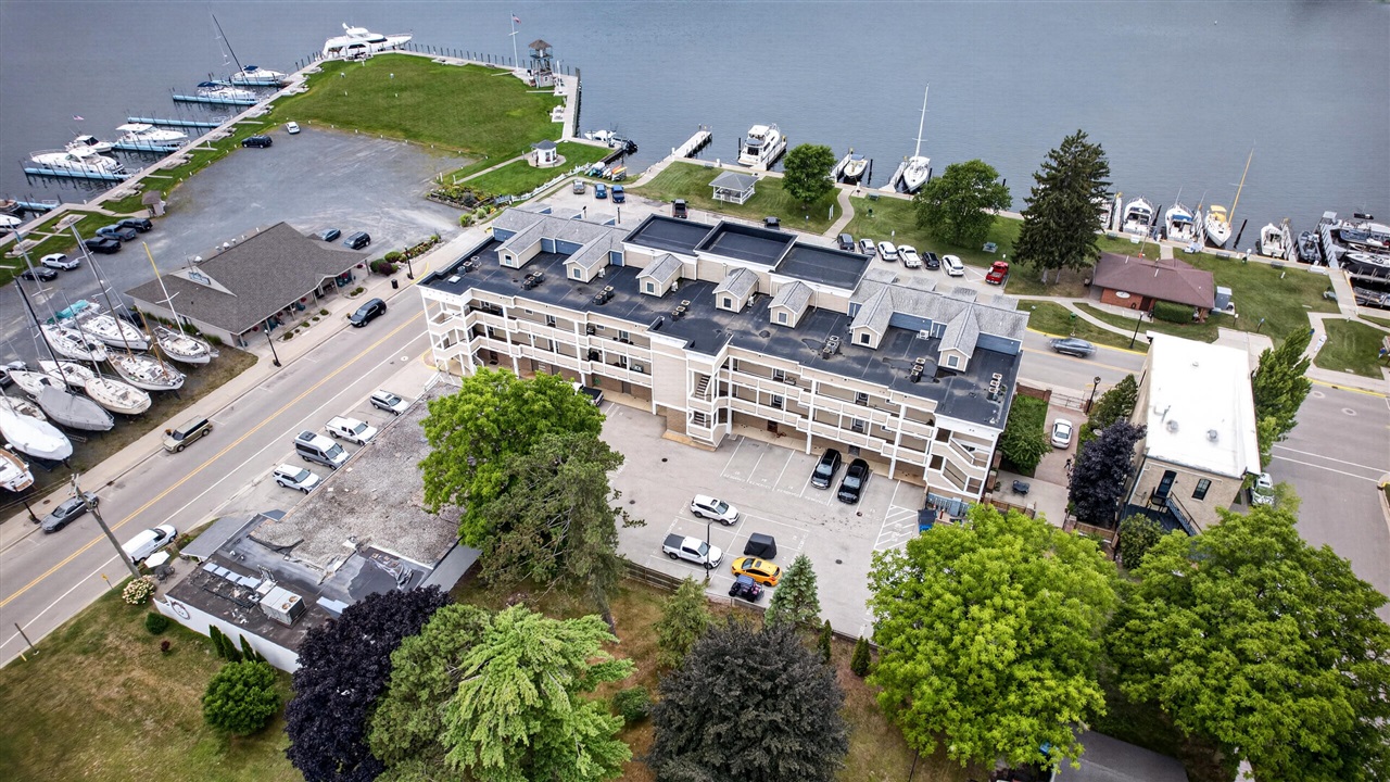 3rd image of 560 S Hancock St #12, Pentwater, MI 49449 | MLS# 70551913