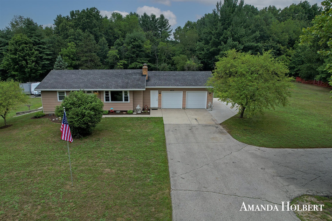 2nd image of 4635 12 Mile Rd, Rockford, MI 49341 | MLS# 70551924