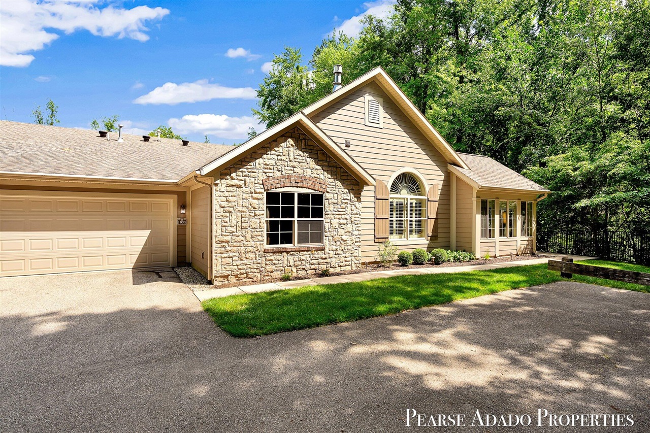 1st image of 1033 Bridge Crest Dr, Ada, MI 49301 | MLS# 70551927