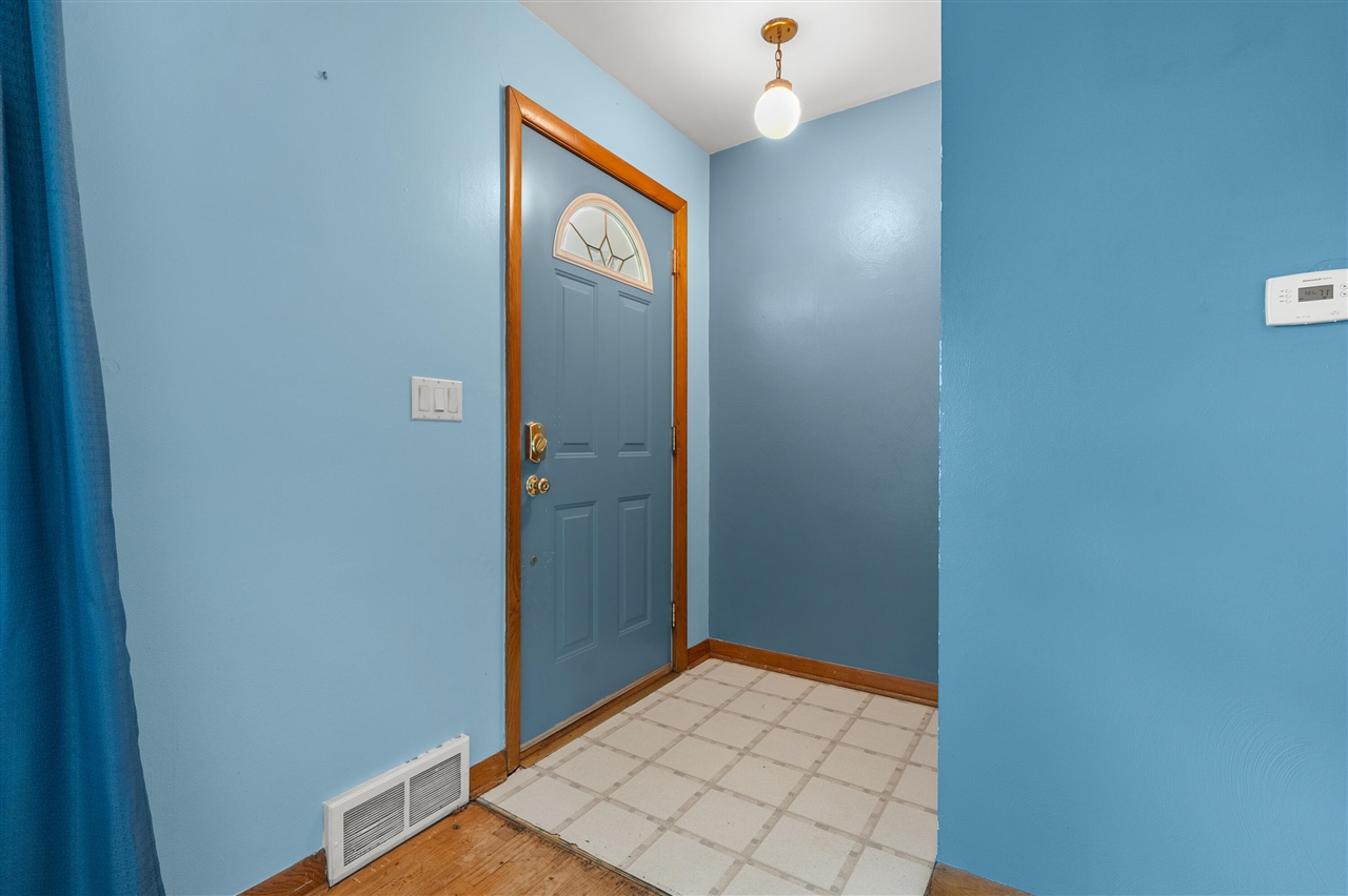 2nd image of 815 Eastfield Dr, Battle Creek, MI 49015 | MLS# 70551949