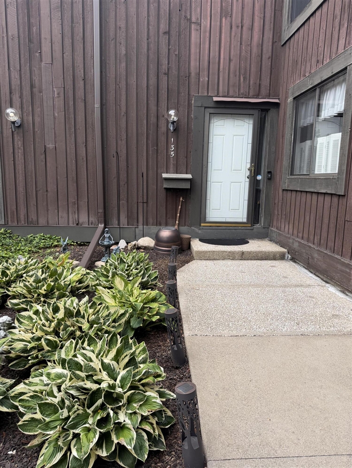 1st image of 135 Balmoral Ct, Kalamazoo, MI 49006 | MLS# 70551956