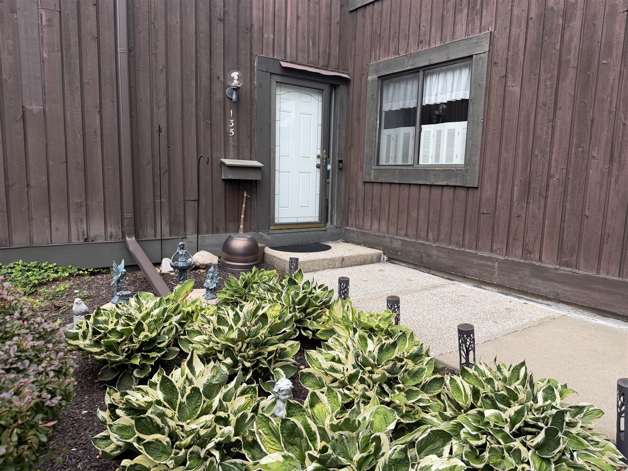 2nd image of 135 Balmoral Ct, Kalamazoo, MI 49006 | MLS# 70551956