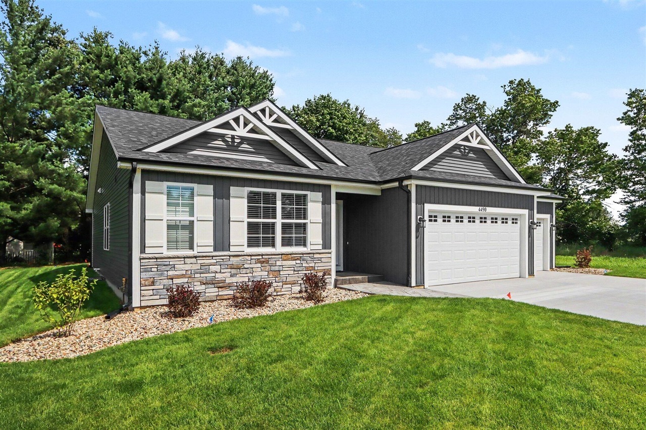 3rd image of 4490 Wesley Cir, Kalamazoo, MI 49048 | MLS# 70551964