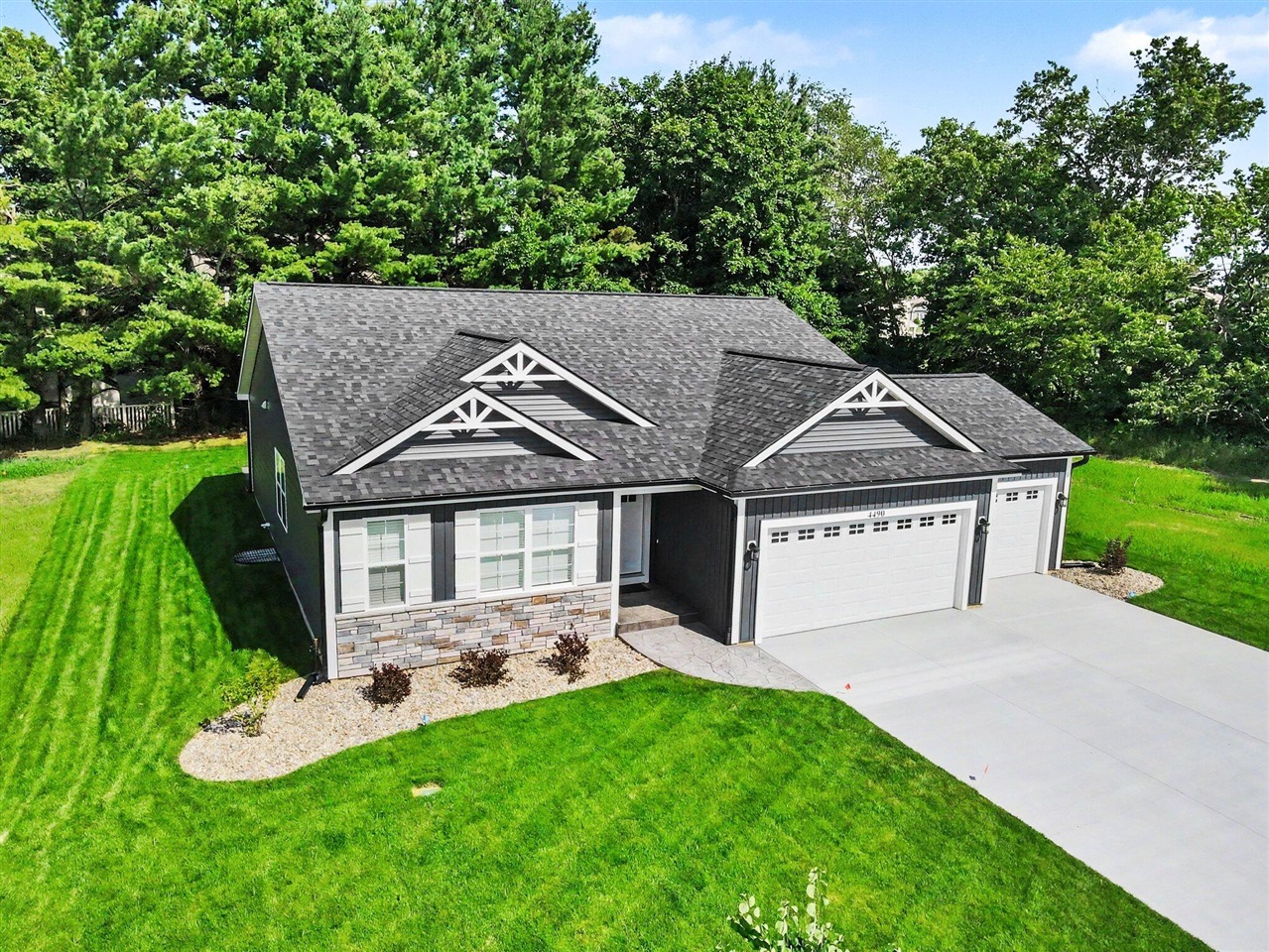 4th image of 4490 Wesley Cir, Kalamazoo, MI 49048 | MLS# 70551964