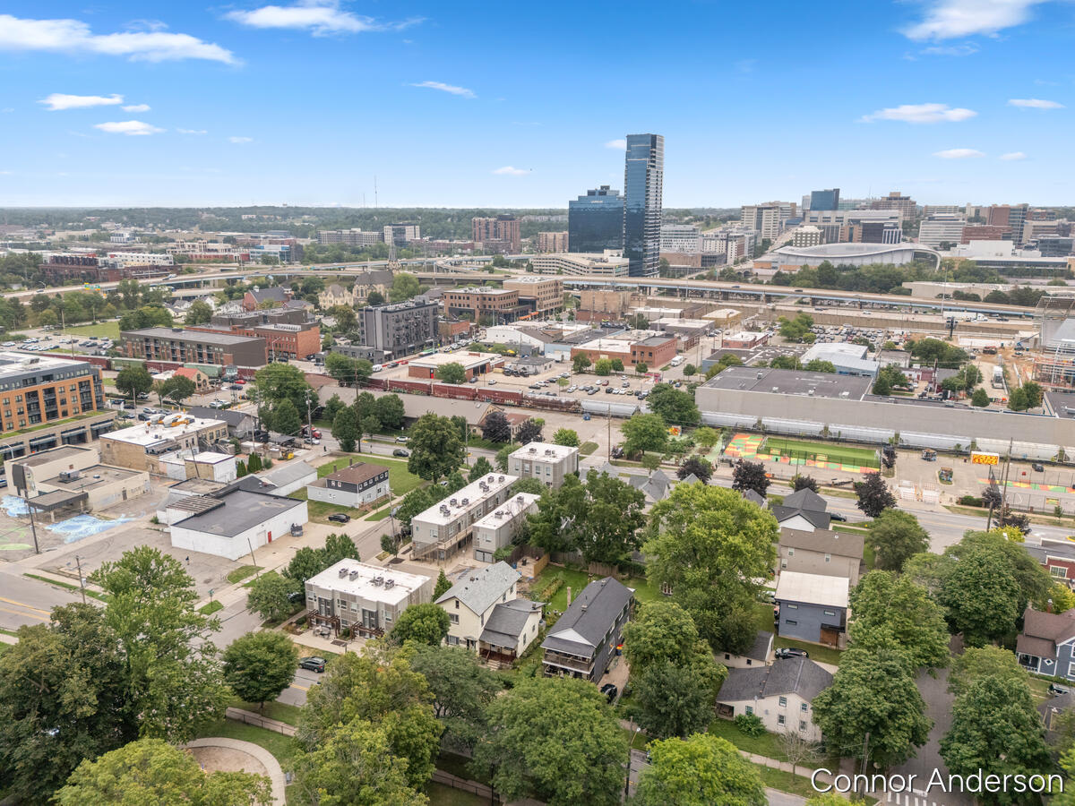 2nd image of 600 Douglas St, Grand Rapids, MI 49504