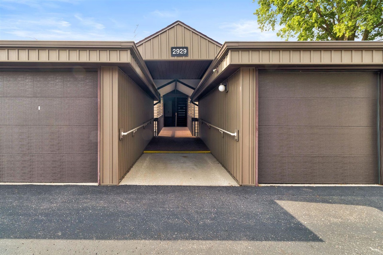 1st image of 2929 Byron Center Ave #F, Wyoming, MI 49519 | MLS# 70551982