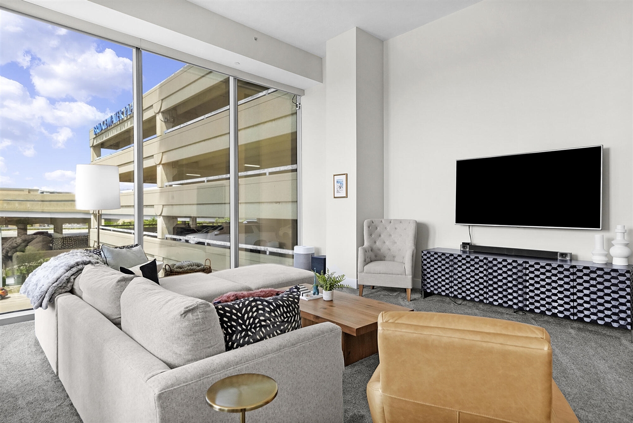 4th image of 335 Bridge St #306, Grand Rapids, MI 49504 | MLS# 70551987