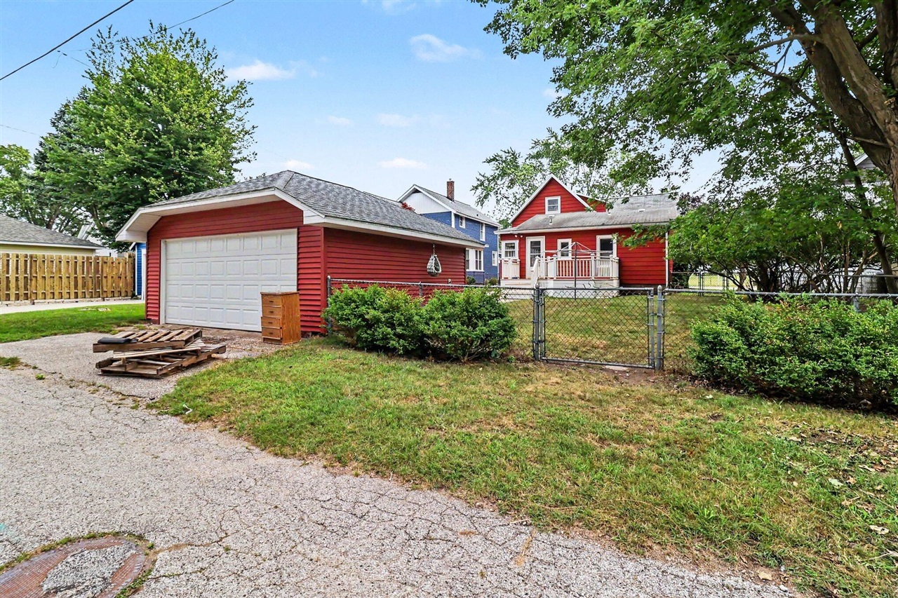 4th image of 311 N James St, Ludington, MI 49431 | MLS# 70551996