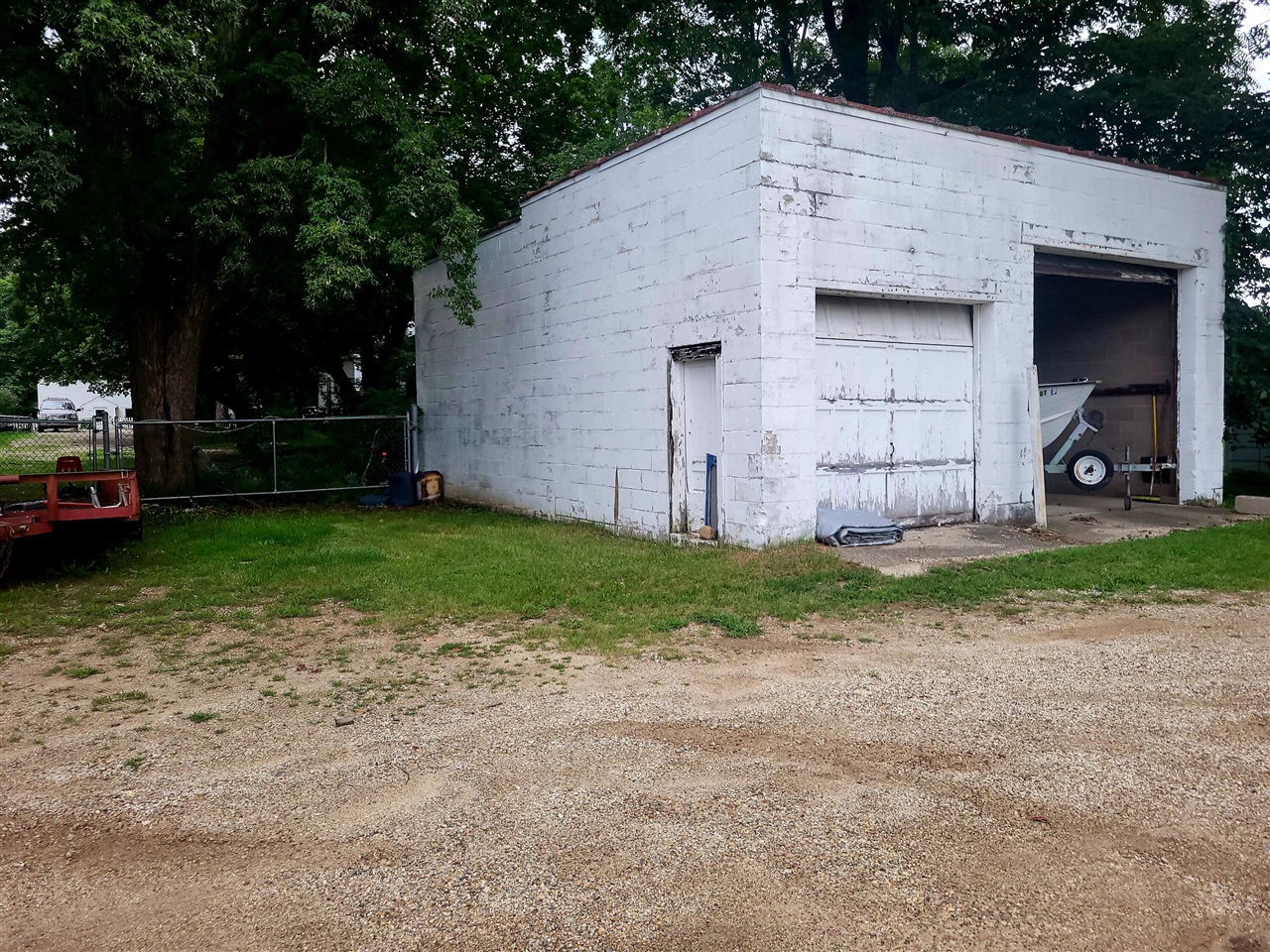 Photo 13 of Single family home for sale at 204 W Delaware St, Decatur, MI 49045 | MLS# 70552008 | Listing updated on 2026-09-01