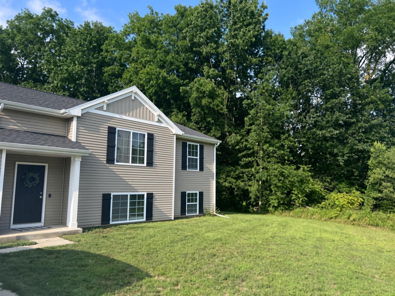 Photo 2 of Single family home for sale at 1493 Drew Dr, Niles, MI 49120 | MLS# 70552011 | Listing updated on 2026-09-13