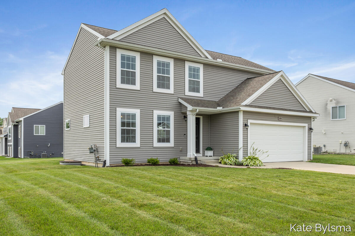2nd image of 4614 Quaker Hill Ct, Grand Rapids, MI 49512 | MLS# 70552044