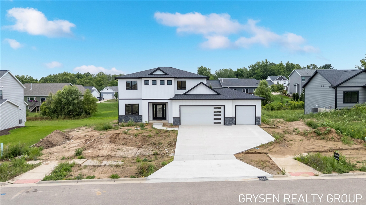 1st image of 1839 Stratford Ln, Grand Rapids, MI 49534 | MLS# 70552051