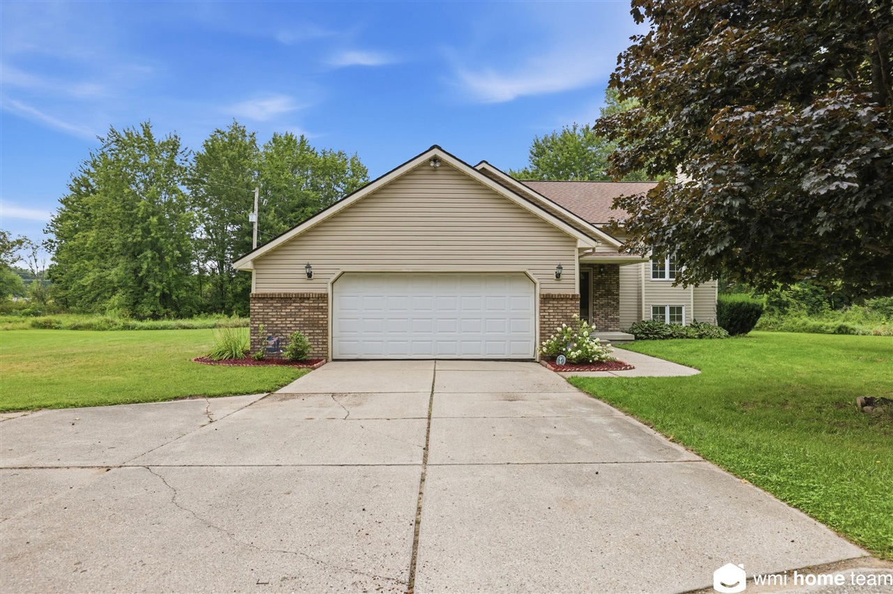 2nd image of 5303 Tiffany Ave, Rockford, MI 49341 | MLS# 70552053