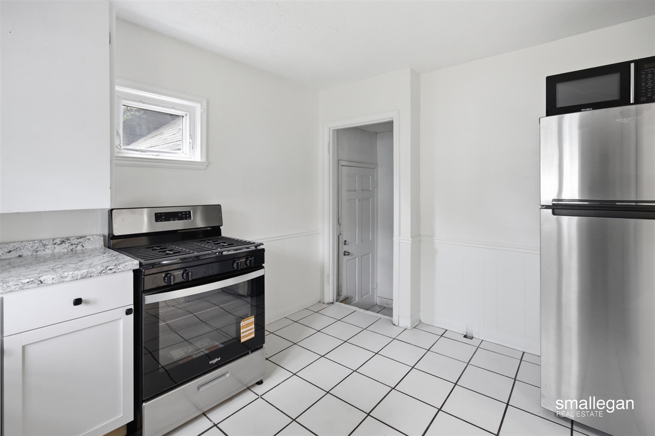 Photo 2 of Single family home for sale at 958 Ada Ave, Muskegon, MI 49442 | MLS# 70552056 | Listing updated on 2026-10-05