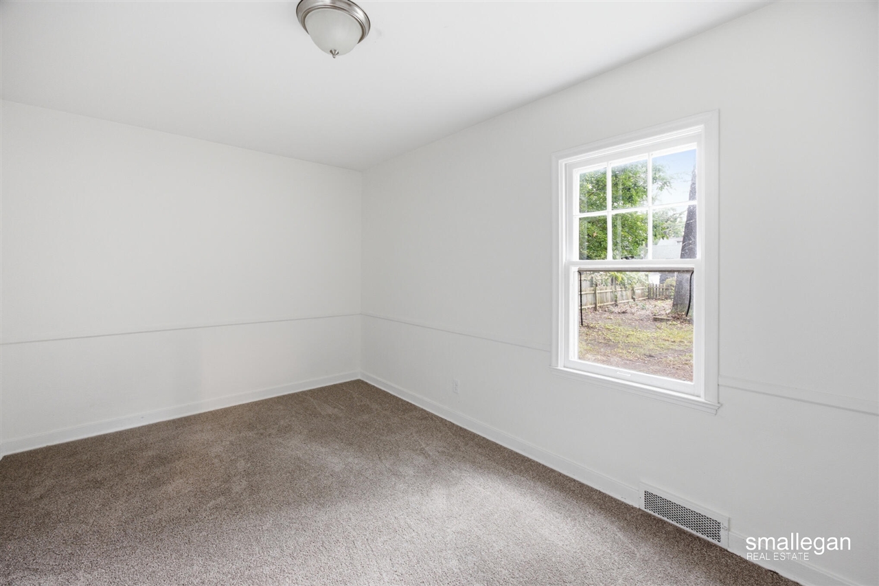 Photo 3 of Single family home for sale at 958 Ada Ave, Muskegon, MI 49442 | MLS# 70552056 | Listing updated on 2026-10-05