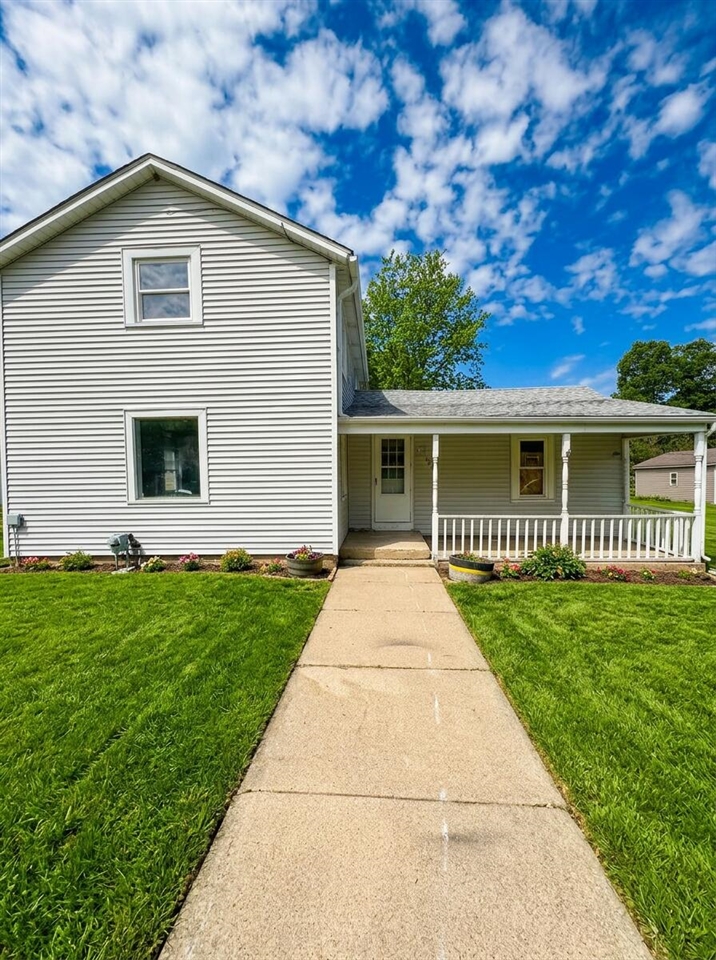 1st image of 327 N Robinson St, Schoolcraft, MI 49087 | MLS# 70552064
