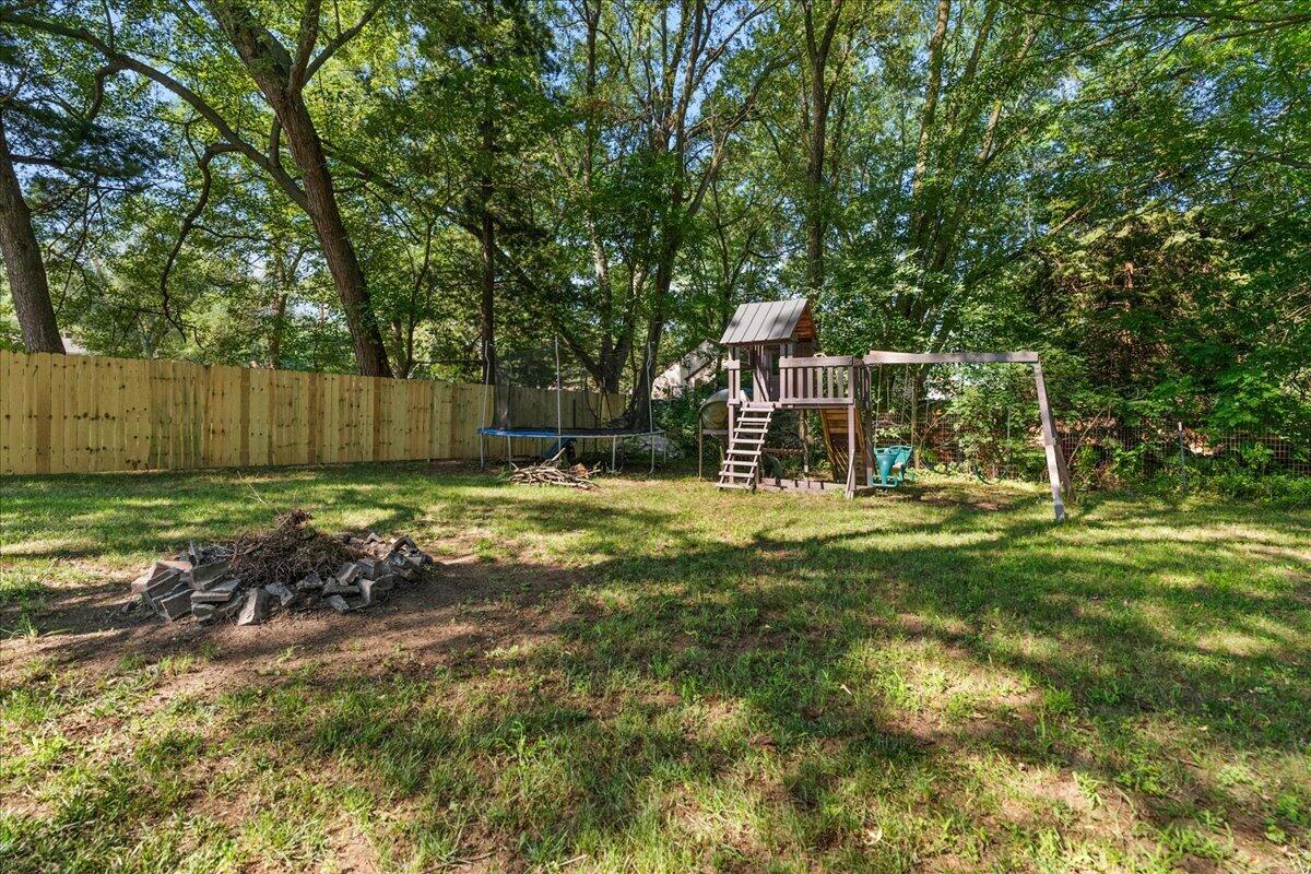 3rd image of 678 Butternut Dr, Holland, MI 49424 | MLS# 70552080