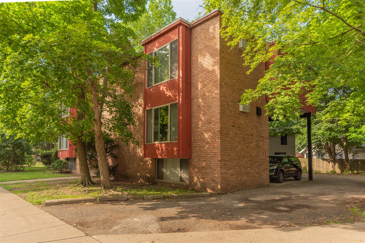 3rd image of 1310 Packard St, Ann Arbor, MI 48104 | MLS# 70552105