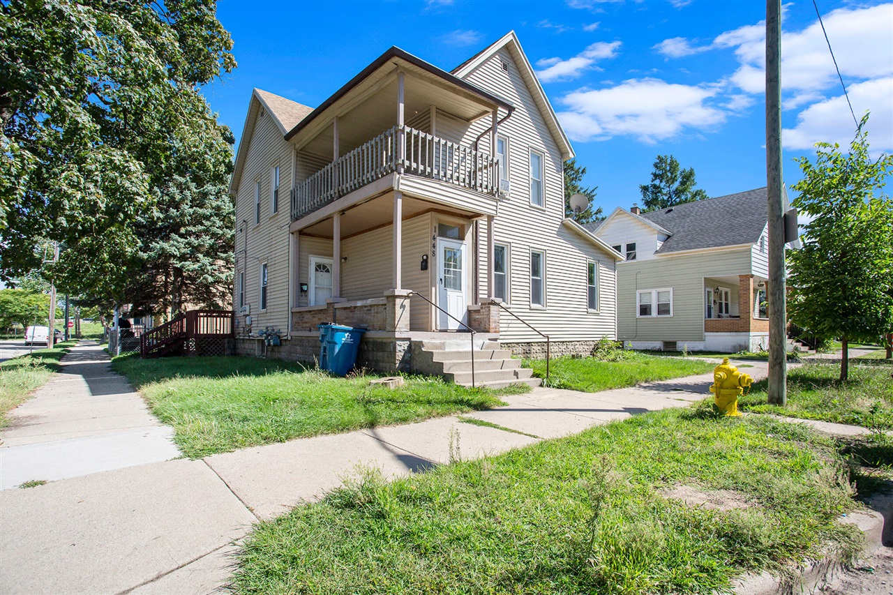 1st image of 1448 Broadway Ave, Grand Rapids, MI 49504 | MLS# 70552124