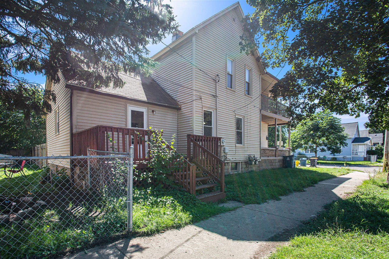 2nd image of 1448 Broadway Ave, Grand Rapids, MI 49504 | MLS# 70552124