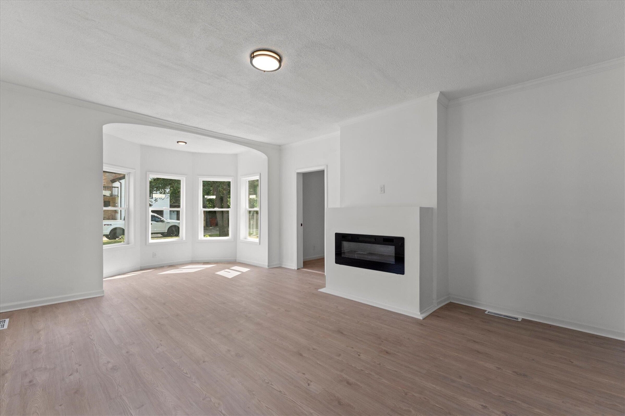 4th image of 1118 Colfax Ave, Benton Harbor, MI 49022 | MLS# 70552133