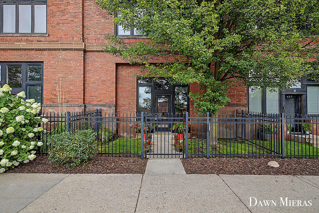 1st image of 600 Broadway Ave #124, Grand Rapids, MI 49504 | MLS# 70552145