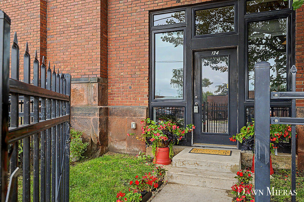 2nd image of 600 Broadway Ave #124, Grand Rapids, MI 49504 | MLS# 70552145
