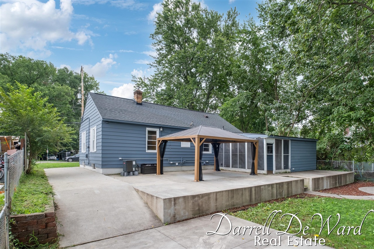 2nd image of 2619 Madison Ave, Grand Rapids, MI 49507 | MLS# 70552153