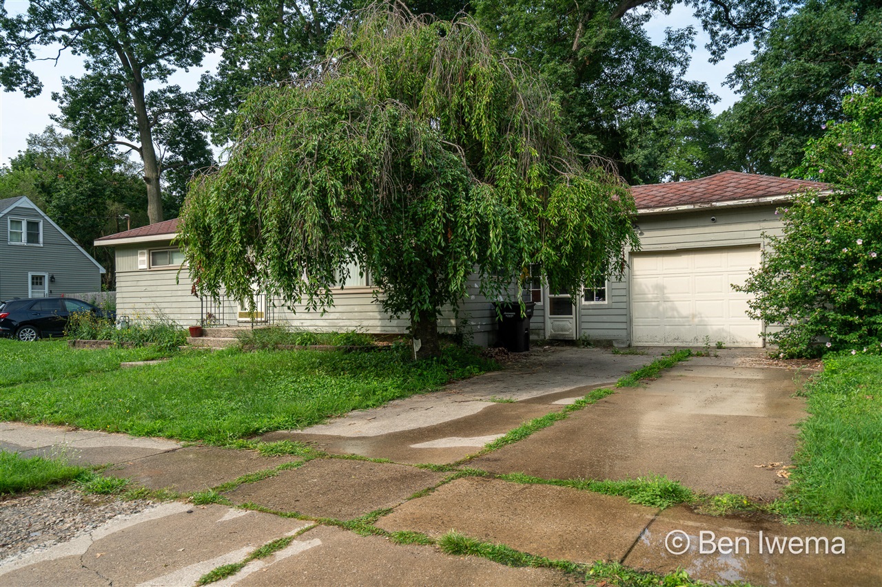 1st image of 4623 Grantwood Ave, Kentwood, MI 49508 | MLS# 70552190